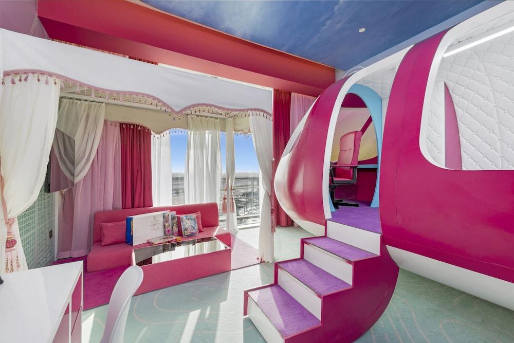 Alrayyan Hotel Doha, Curio Collection By Hilton Al Rayyan Esterno foto The interior of a suite