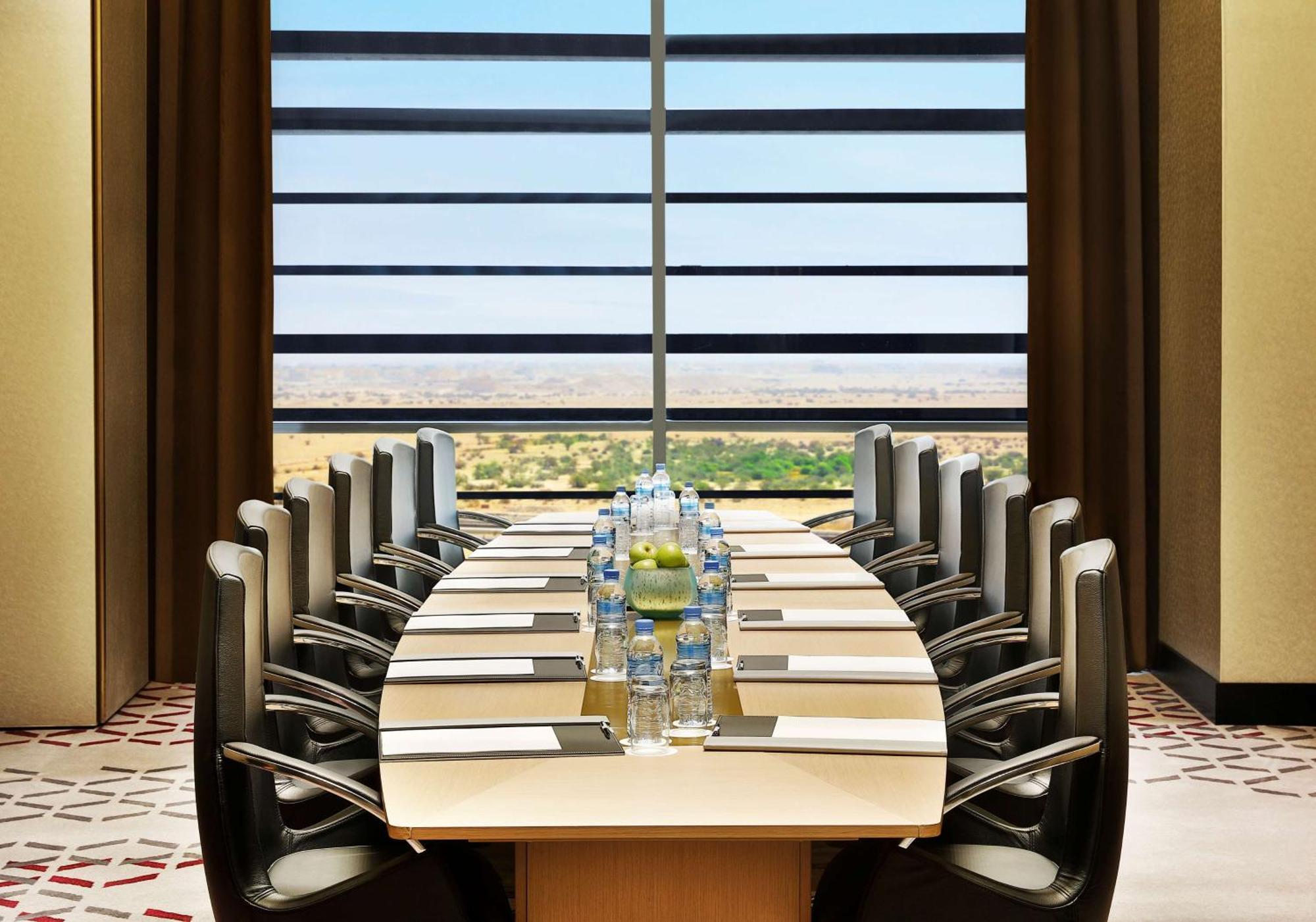 Alrayyan Hotel Doha, Curio Collection By Hilton Al Rayyan Esterno foto Meeting room