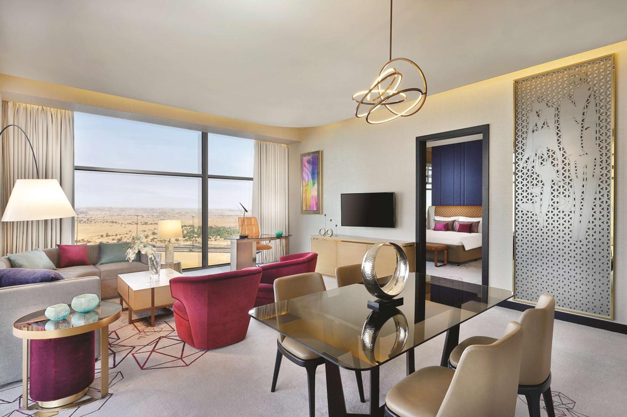 Alrayyan Hotel Doha, Curio Collection By Hilton Al Rayyan Esterno foto A suite at the hotel