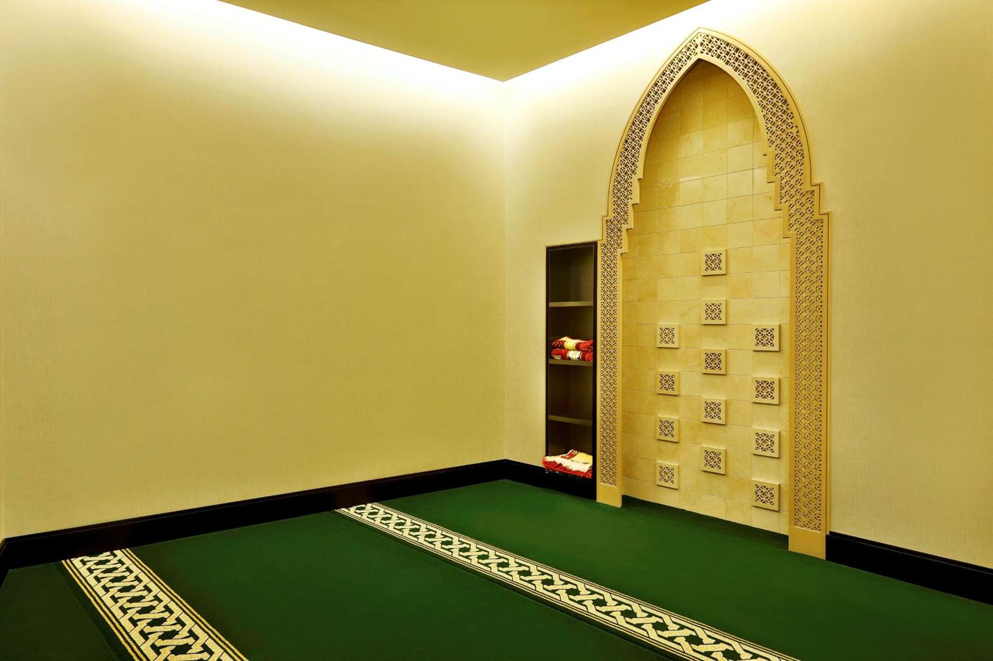Alrayyan Hotel Doha, Curio Collection By Hilton Al Rayyan Esterno foto Prayer room at the airport
