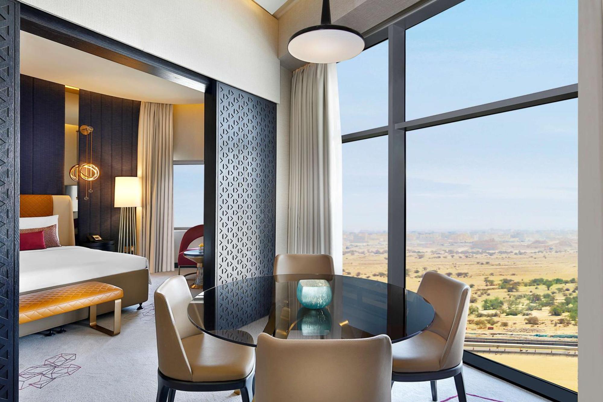 Alrayyan Hotel Doha, Curio Collection By Hilton Al Rayyan Esterno foto A suite at the Ritz-Carlton, Al Waha