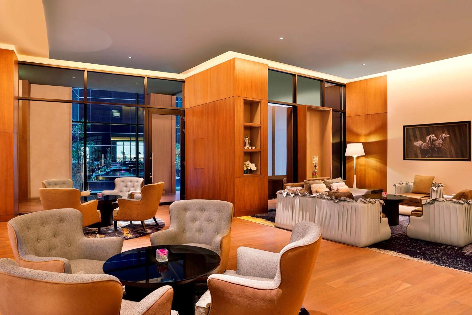Alrayyan Hotel Doha, Curio Collection By Hilton Al Rayyan Esterno foto The Lounge at the Westin Mumbai